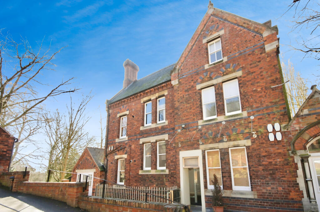 Main image of property: 14 Lindum Terrace, Lincoln, Lincolnshire, LN2