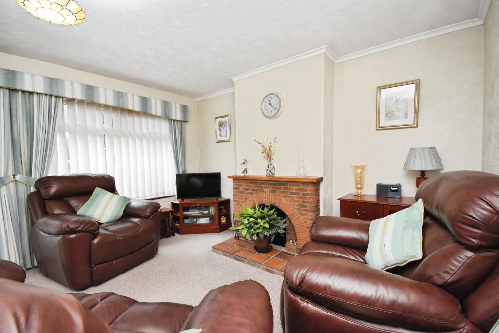 Jacqueline Gardens, Billericay photo 3