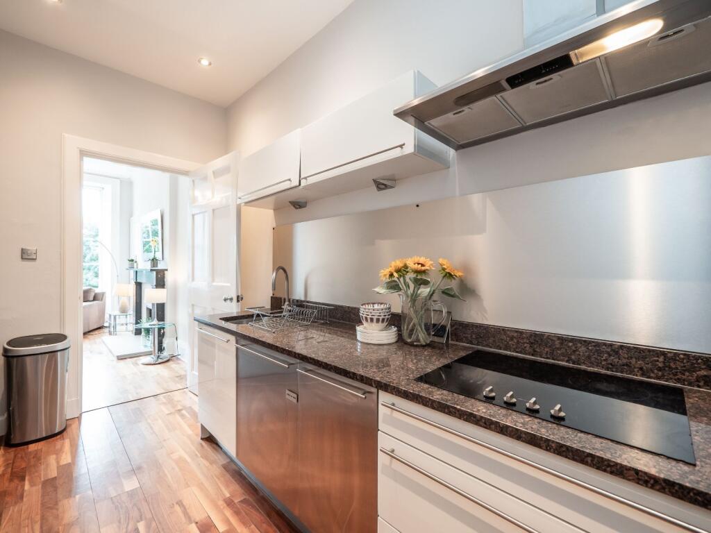Apartment in Edinburgh - View 5