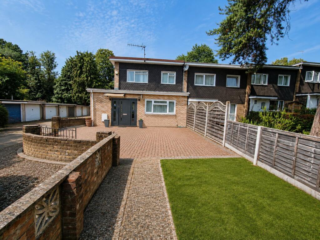 Main image of property: The Hoe, Watford