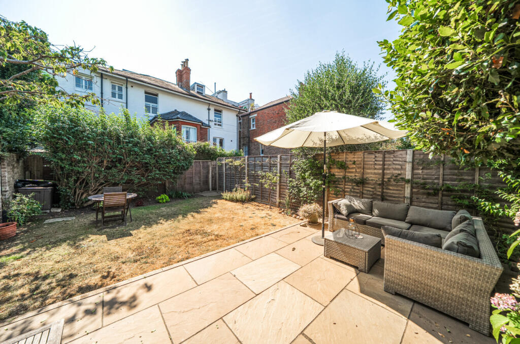 Apartment in Gosport, Anglesey, Alverstoke - More