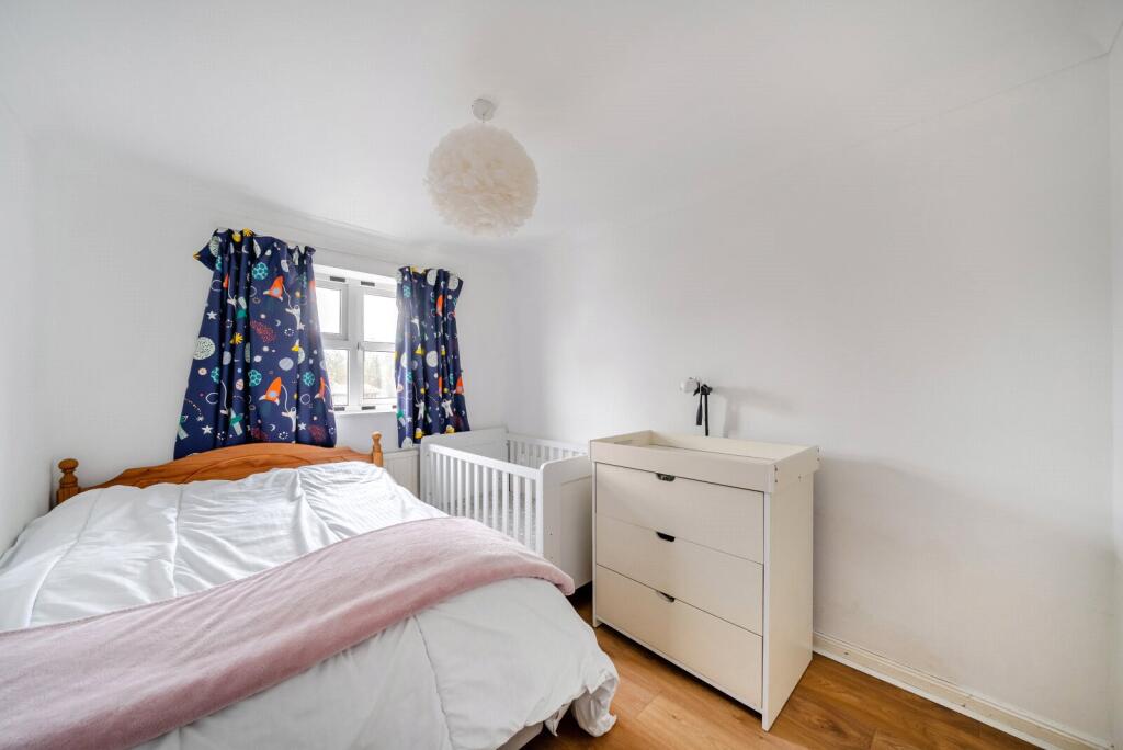House in Woking, Maybury, Westfield - More