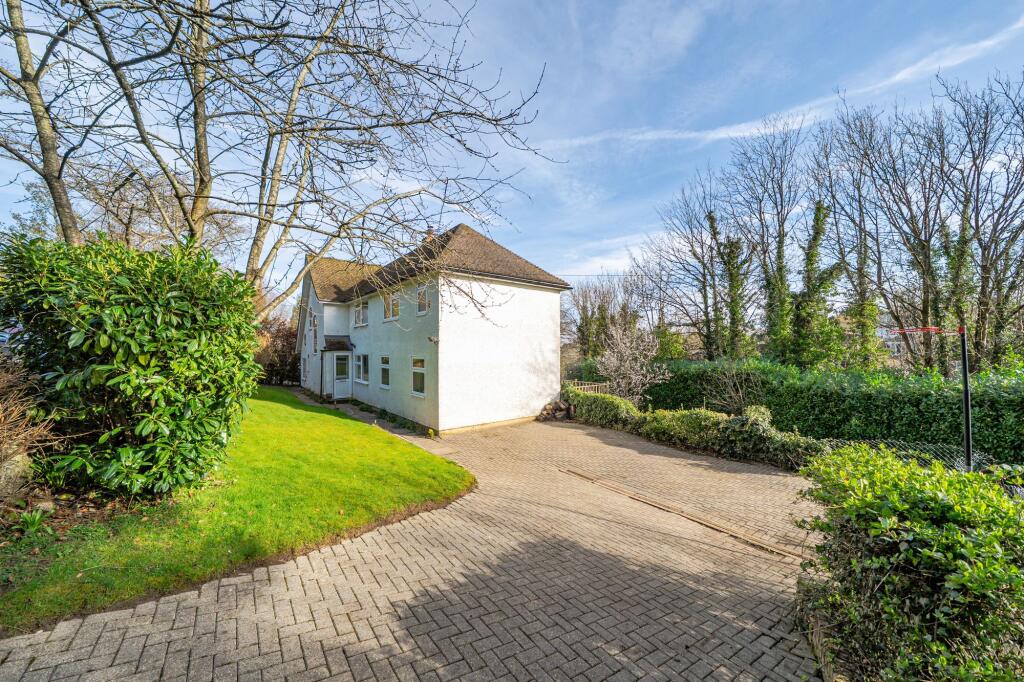 Main image of property: Lunghurst Road, Woldingham, CR3