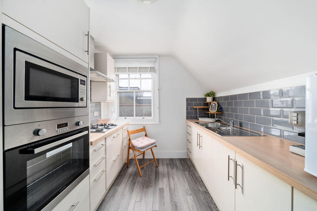 House in London - View 5