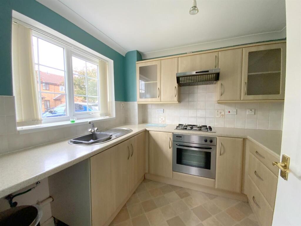 Deene Close, Grimsby photo 4