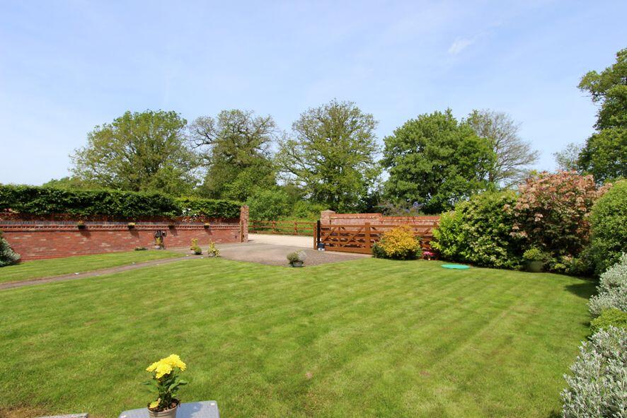 Cranmoor, Wrottesley Park, Wolverhampton, WV8 photo 2