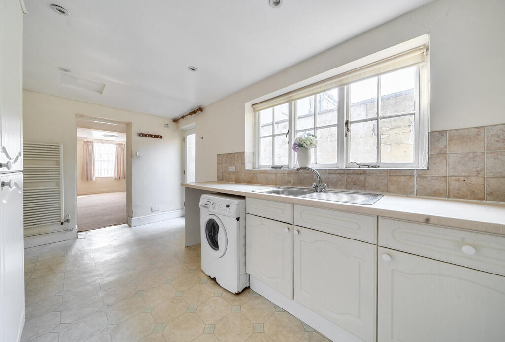 House in Bath, Kingsmead - More
