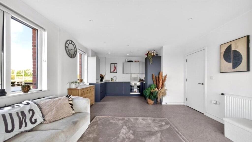 Parva Grove, Perivale, Greenford photo 2