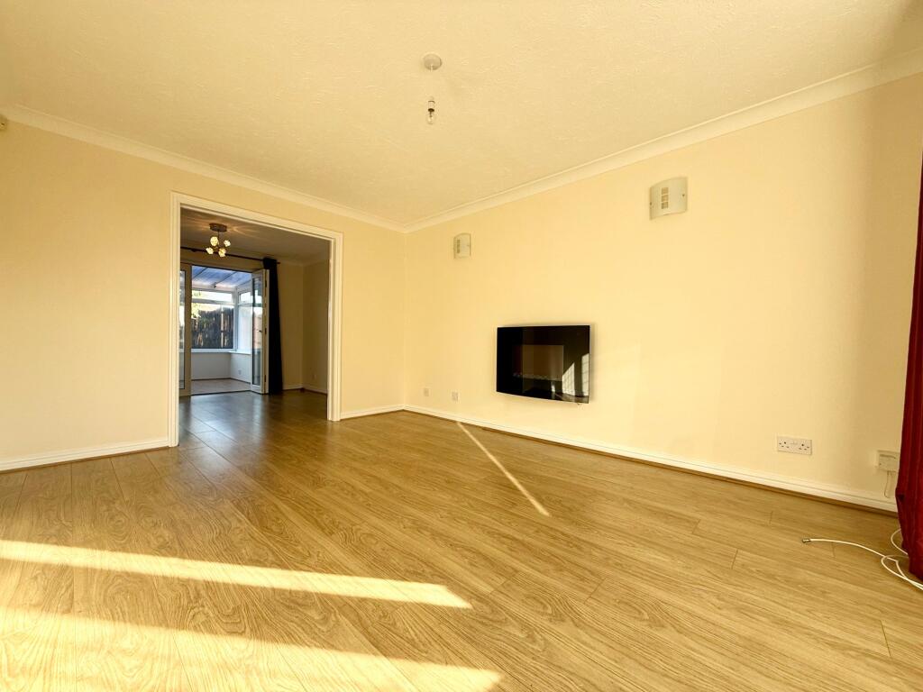 House in Luton - View 5