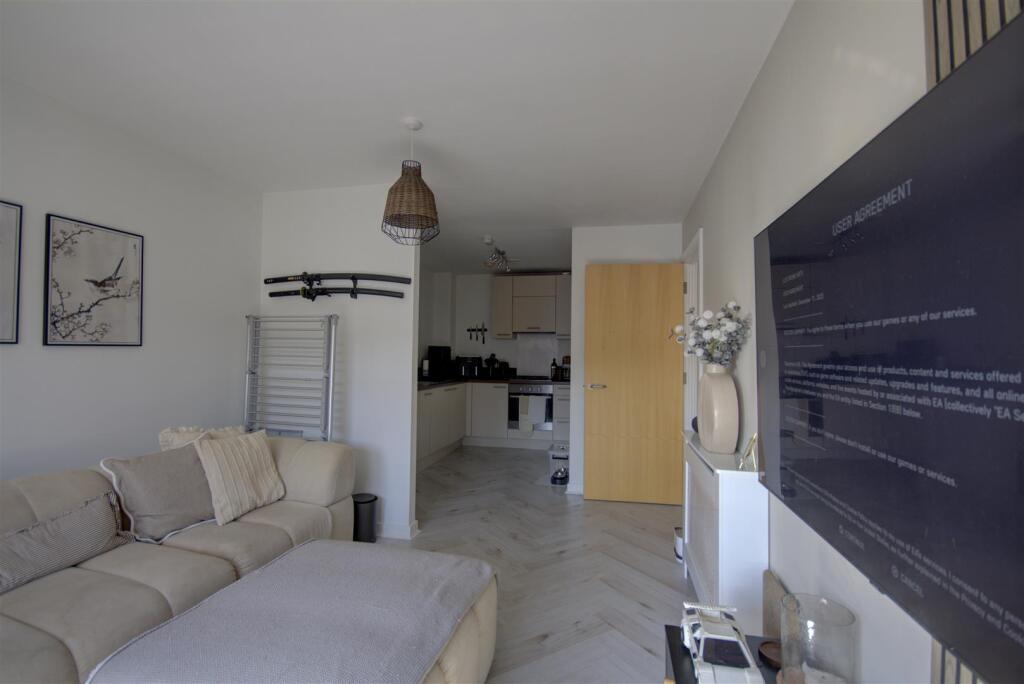 Apartment in Tonbridge - View 4