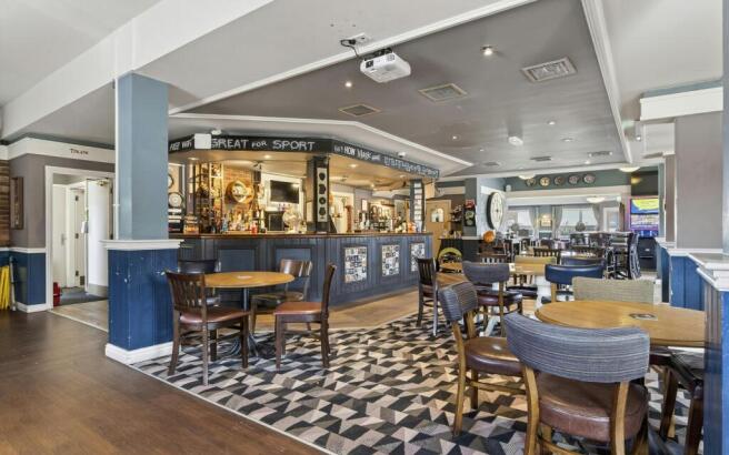 8681493-interior09.jpg