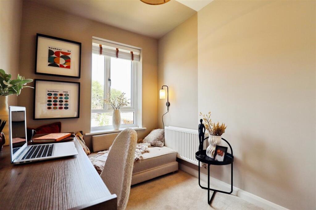 House in Cardiff, Trowbridge - View 2
