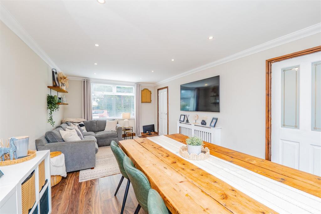House in Barry, Merthyr Dyfan - View 3