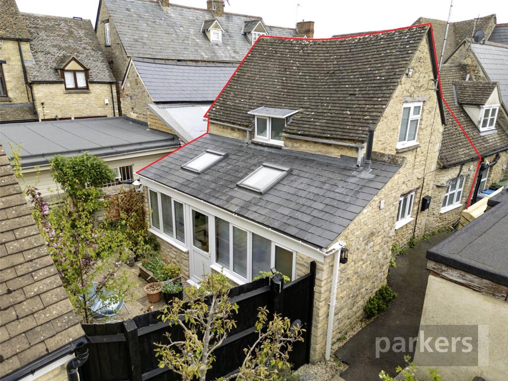 Main image of property: High Street, Witney, Oxfordshire, OX28