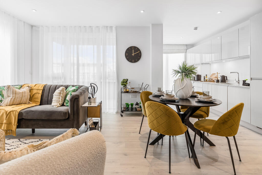 Meridian Way, London N18 3HF - View 5