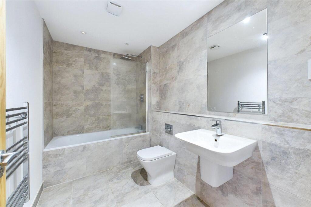 House in Redhill - View 4