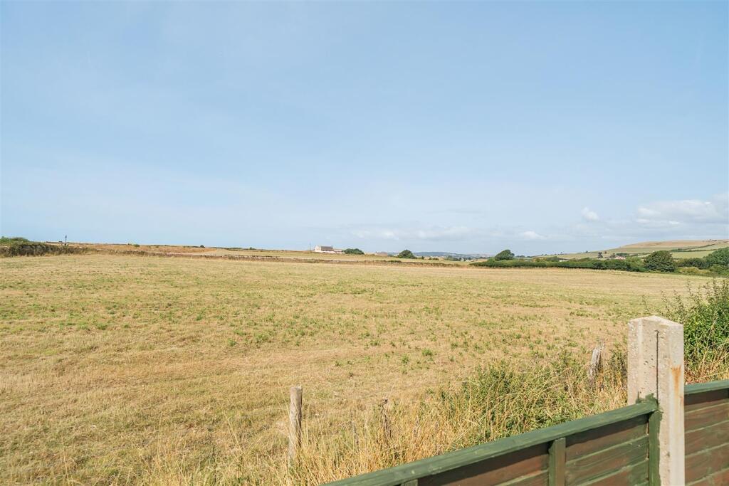 14, Beach Road, Burton Bradstock, Bridport photo 3