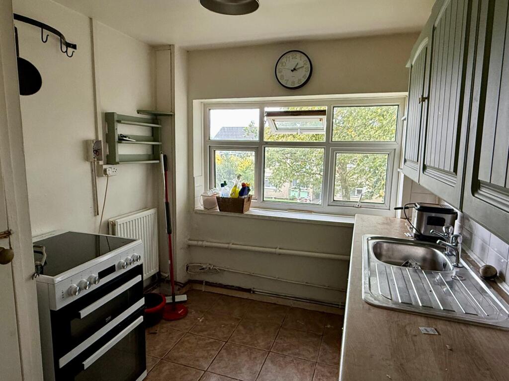 Apartment in Swansea, Sketty - View 4