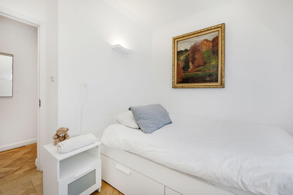 Apartment in London - More