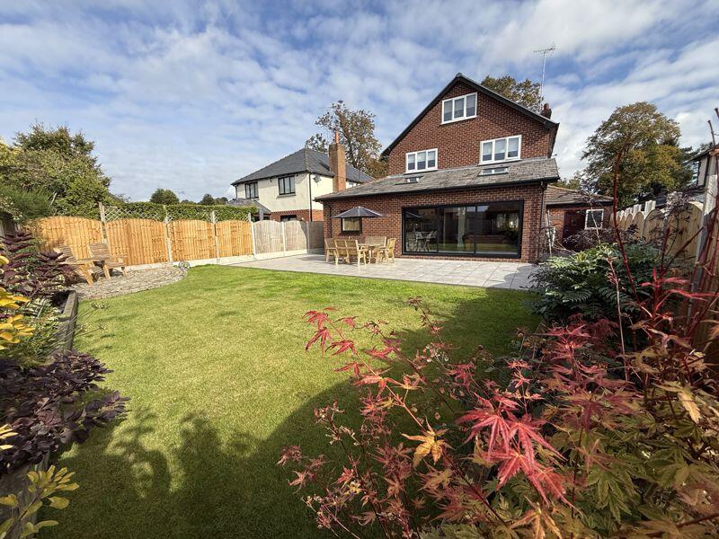 Birchvale Drive, Romiley photo 3