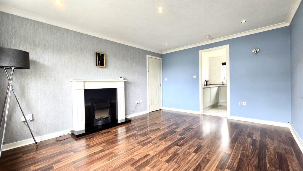 Apartment in Glasgow, East Dunbartonshire - View 4