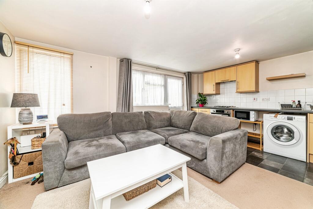 Apartment in Basingstoke and Deane, Basingstoke - View 5