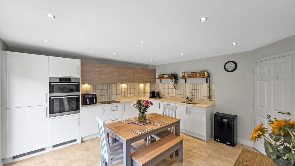 House in Manchester, Tyldesley - More