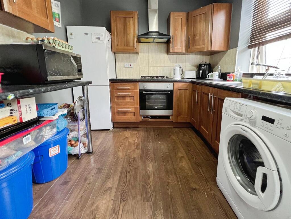 House in Bradford, West Yorkshire - View 5