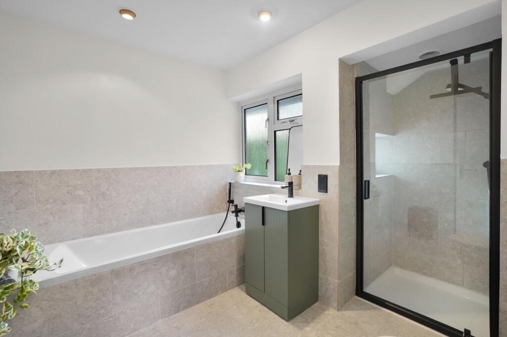 House in London - View 5
