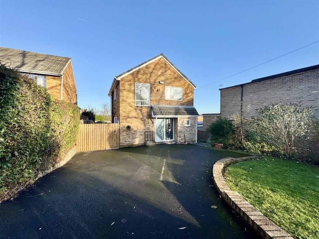 Main image of property: Dartmouth Avenue, Almondury, Huddersfield, HD5 8UR