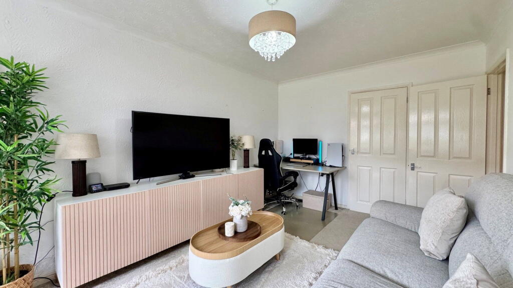 Grange Court, Boundary Road, Newbury, RG14 7PH - View 4
