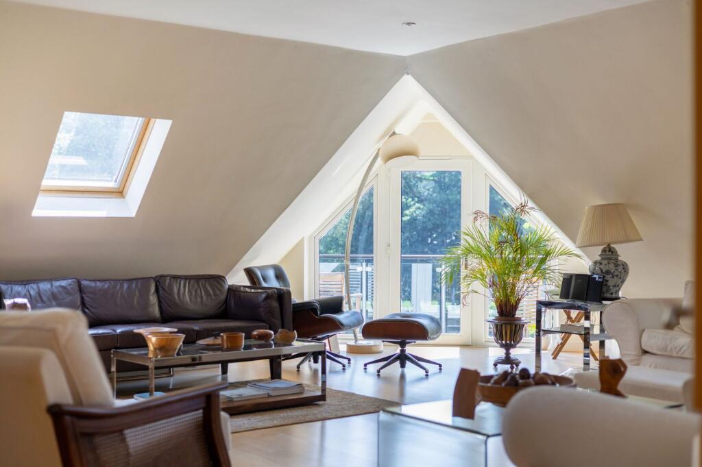 Apartment in Slough - View 3