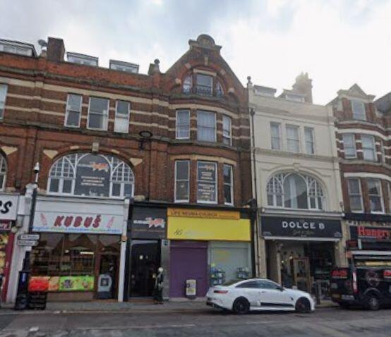 Main image of property: 86 High Street, Chatham, Kent, ME4 4DS