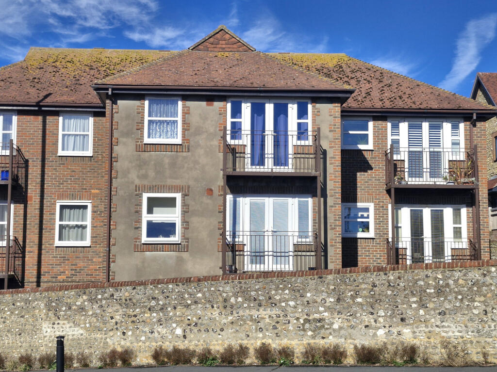1-bed house on Marine Drive, Rottingdean Brighton, BN2, £210,000