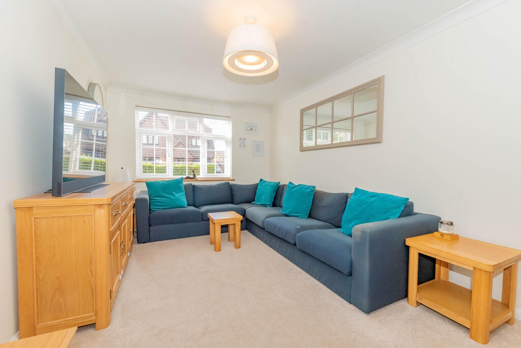 House in Sandhurst, College Town - View 2