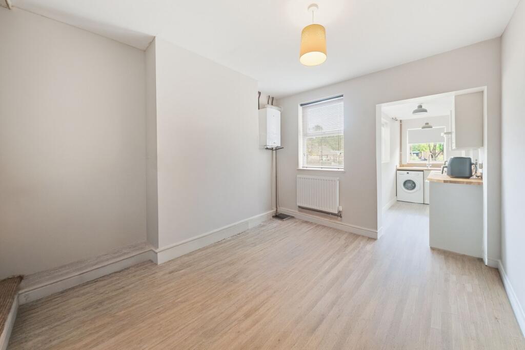 House in Worcester - View 4