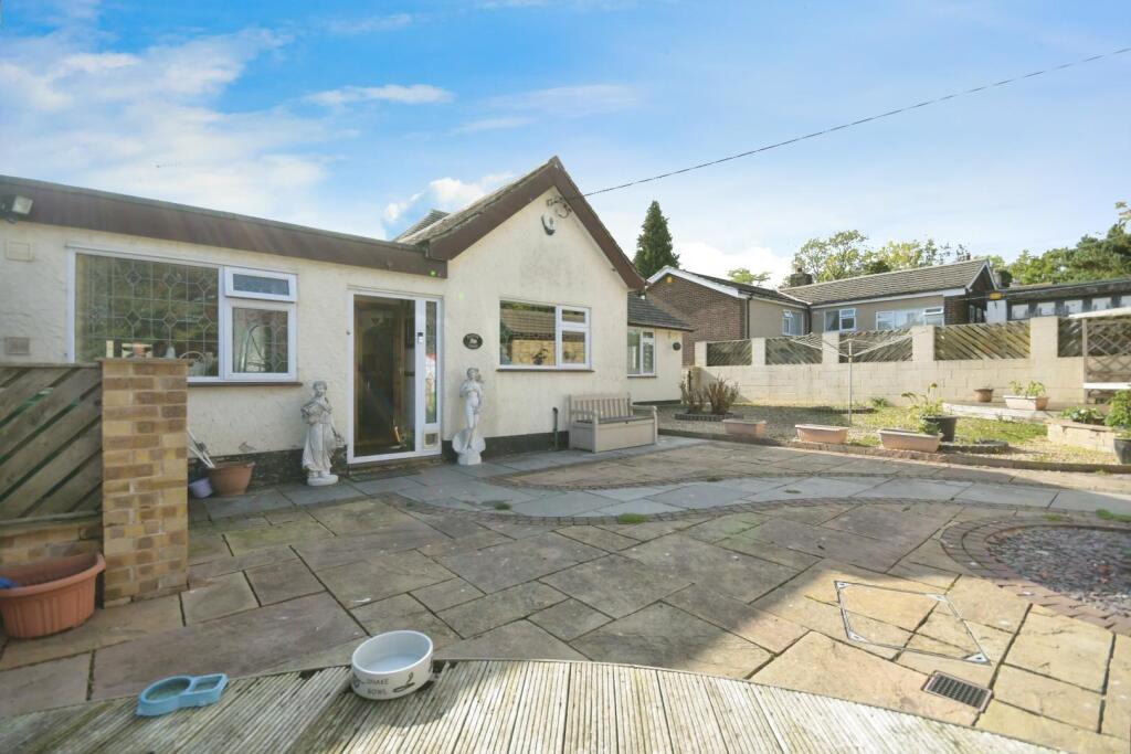 Derby Road, Wingerworth, Chesterfield, S42 6NF photo 2