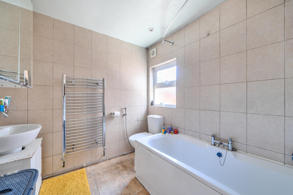 Kingsfield Avenue, Harrow, HA2 - View 6