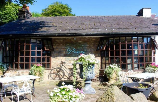 priory_scorton_courtyard.jpg