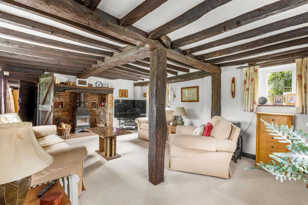 House in Hemel Hempstead, Stone with Bishopstone and Hartwell - View 5