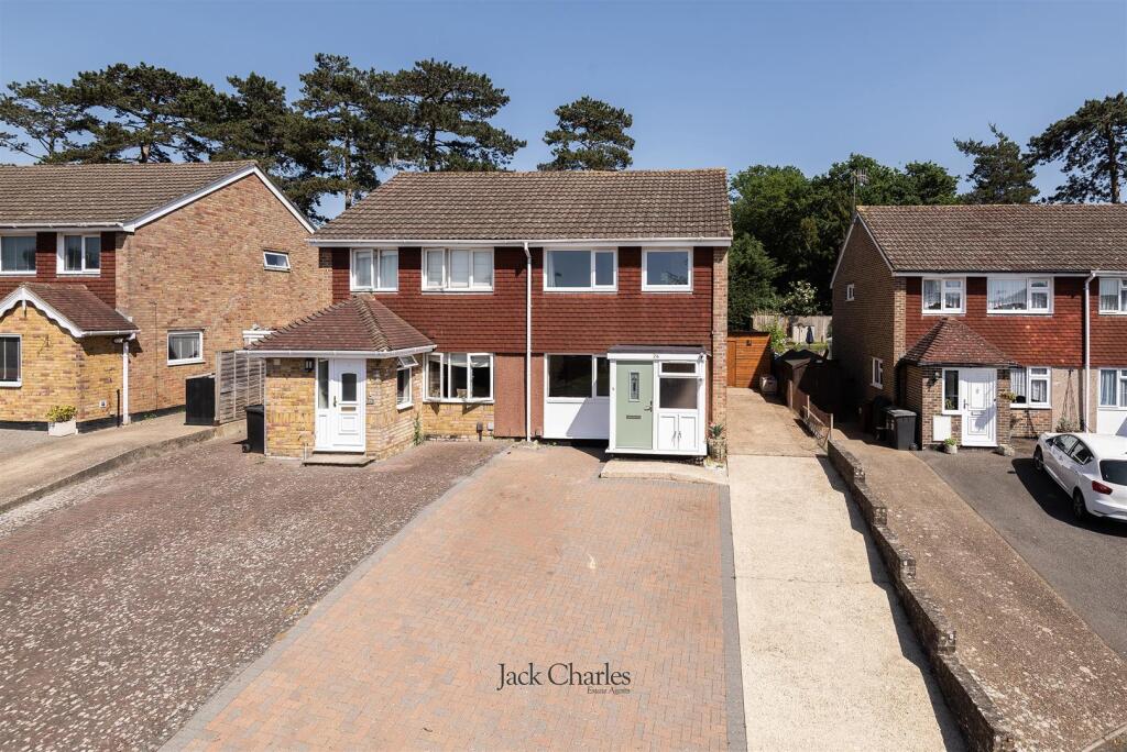 3-bed house on Cherwell Close, Tonbridge, £395,000
