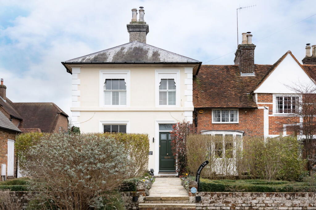 Main image of property: Piccotts End, Hemel Hempstead, Hertfordshire HP1