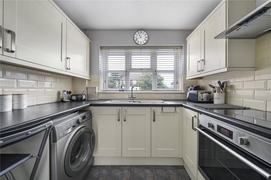 House in Dartford - More