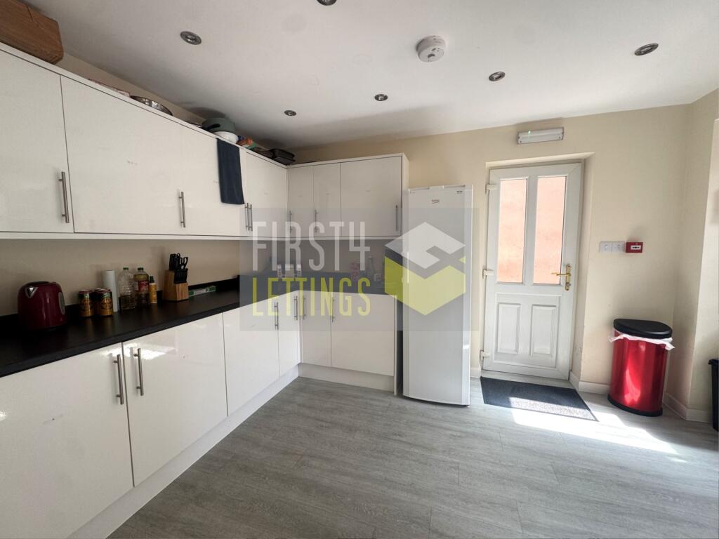 House in Hinckley - View 5