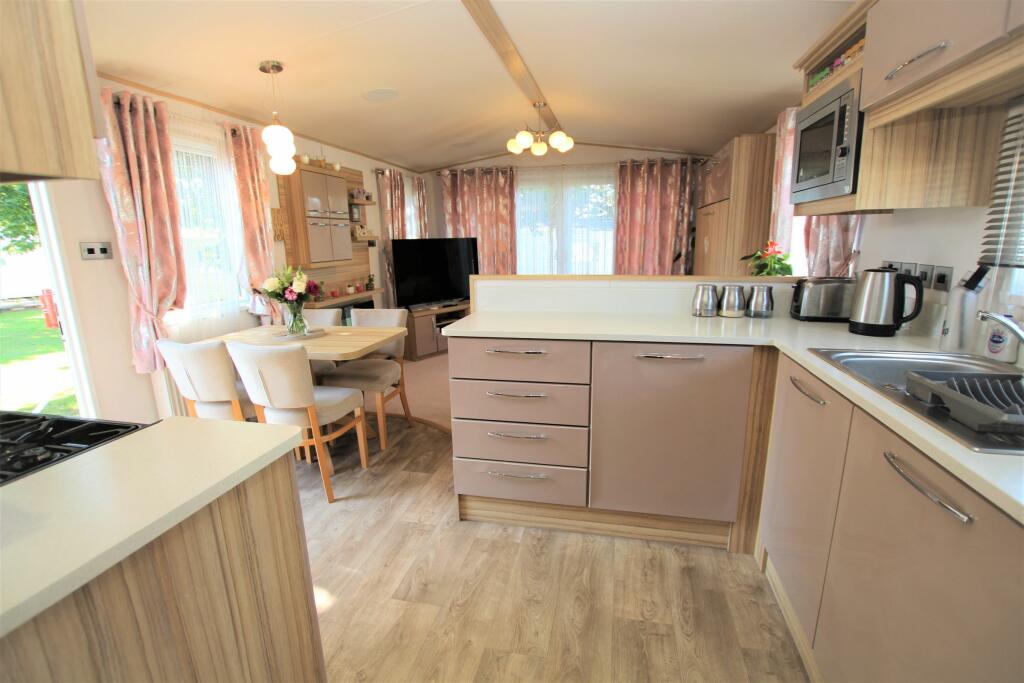 Highfield Grange Holiday Park, London Road, Clacton-on-Sea photo 4