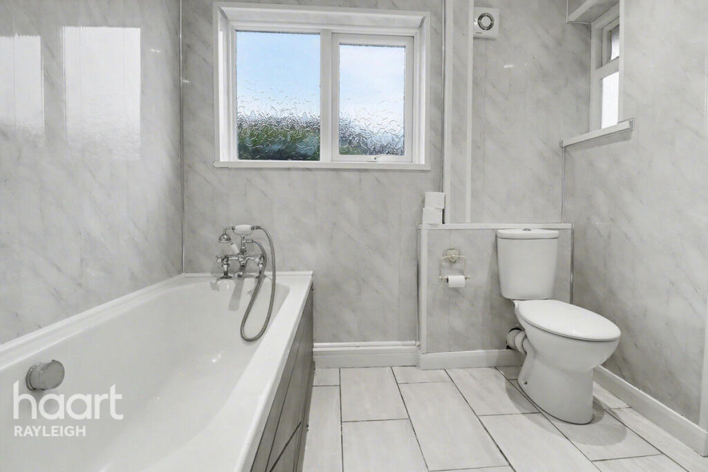 3-bed semi-detached on Torquay Close, Rayleigh, £425,000