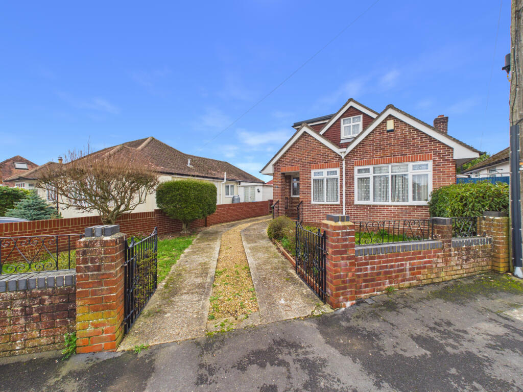 Main image of property: Cleethorpes Road, Sholing, SO19 8AT