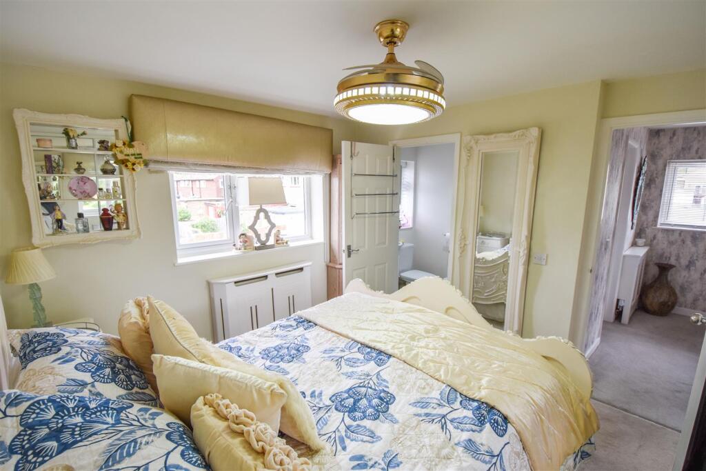 House in Epping Forest, Ongar - More