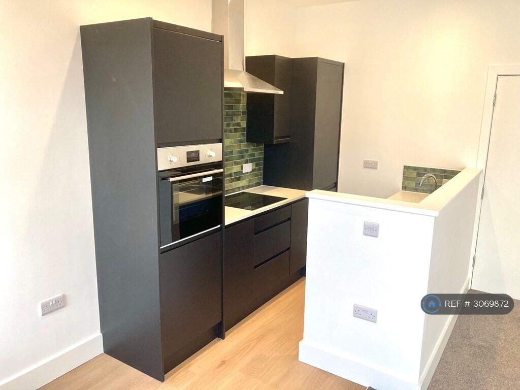 Apartment in Scarborough, The Old Town - View 4