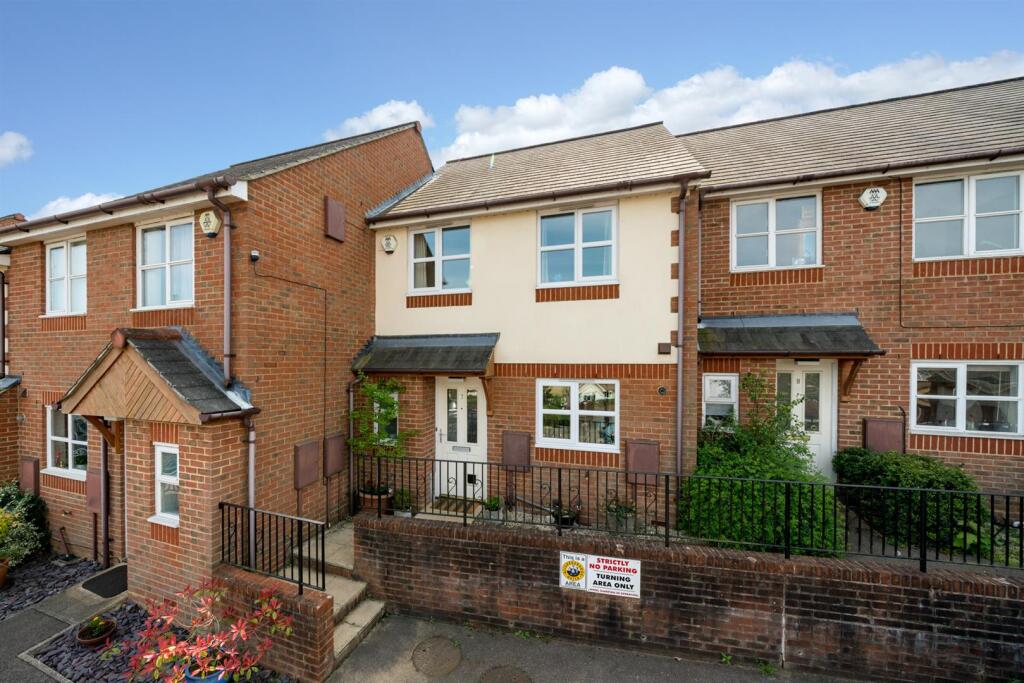 Main image of property: Egglesfield Close, Northchurch, Berkhamsted